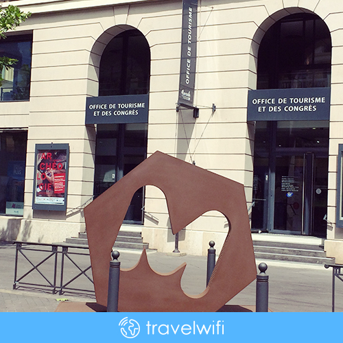 Getting your Travel Wifi from Nice, Cannes, Marseille and Avignon Tourism Offices