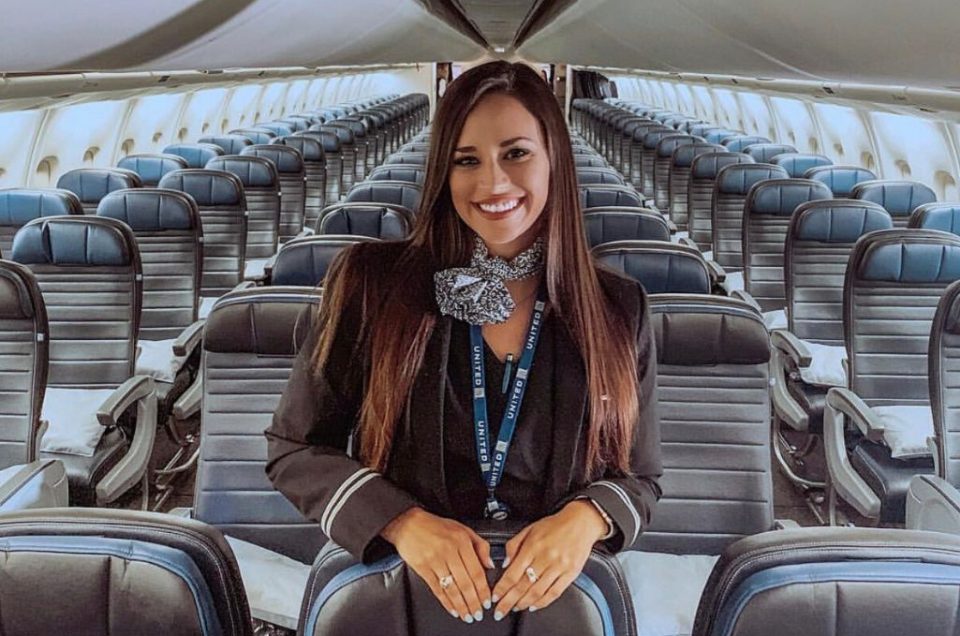 Cabin Crew Series: the life of a flight attendant with Andrea (@andie.lynn28)