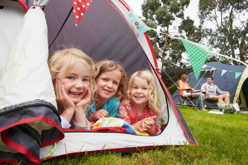 Travelwifi kids in tent