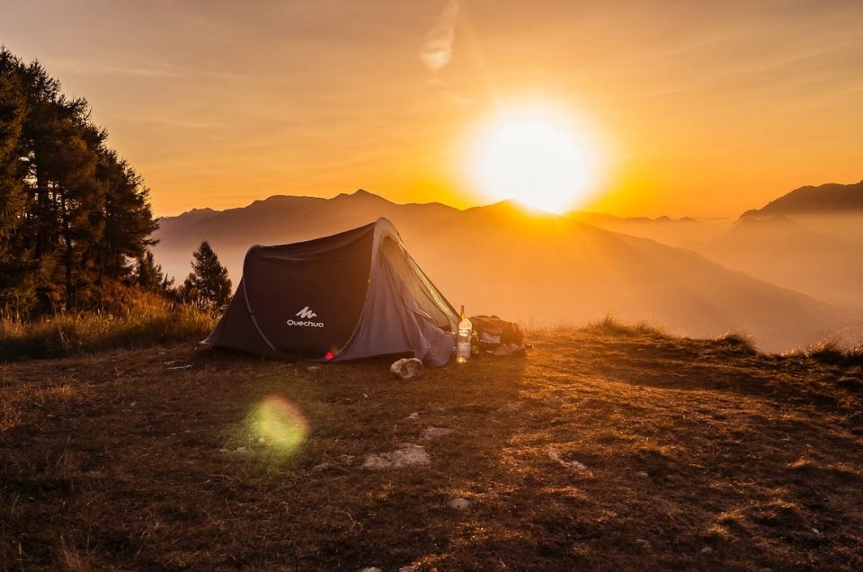 7 Essential Camping Items for Tech-Savvy Adventurers